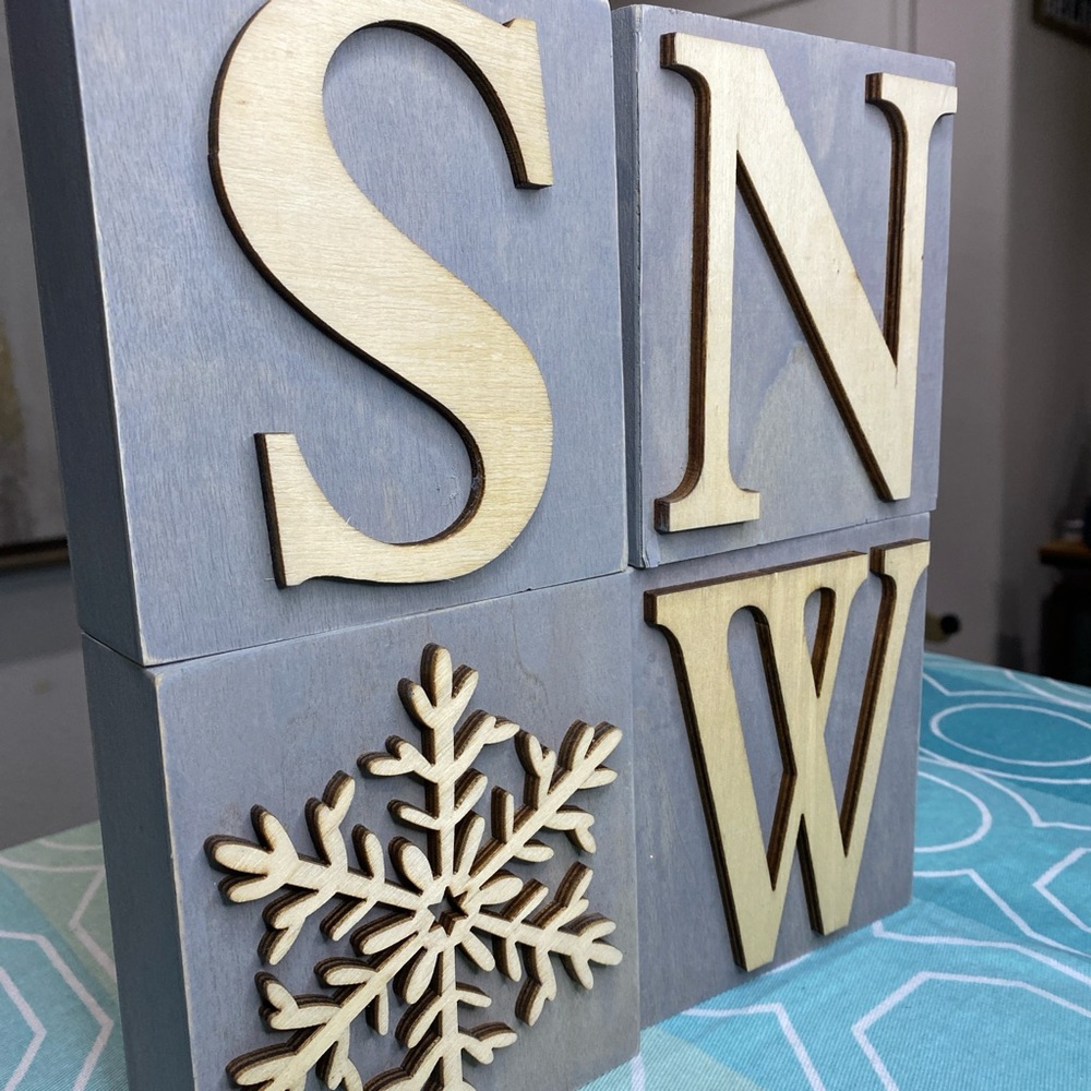 Wooden Gray and Gold Holiday 4-Block Set (Snow) ⭐️